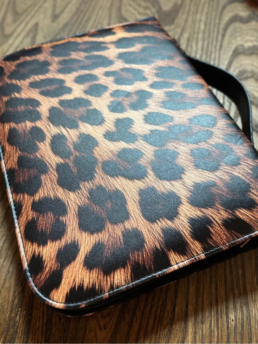 🆕 Leopard Print Faux Leather Bible Cover W/ Zipper XL
